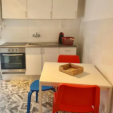 Charming In 455 M² + Parking Montijo